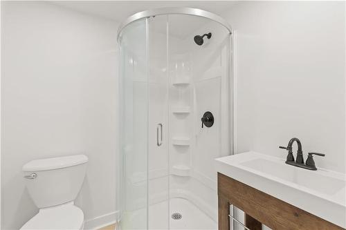 216 Rosser Avenue, Selkirk, MB - Indoor Photo Showing Bathroom