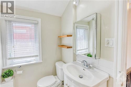 288 Main Street, Ottawa, ON - Indoor Photo Showing Bathroom
