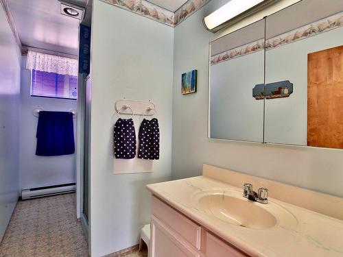 Salle de bains - 2680 Av. Sylva-Clapin, Saint-Hyacinthe, QC - Indoor Photo Showing Bathroom