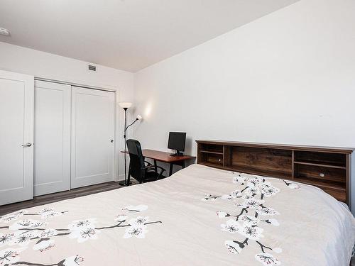 Chambre Ã Â coucher - 501-575 Rue Robert-Élie, Laval (Laval-Des-Rapides), QC - Indoor Photo Showing Bedroom