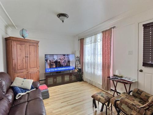 Salon - 151  - 153 Rue Sylvain, Thetford Mines, QC - Indoor Photo Showing Living Room