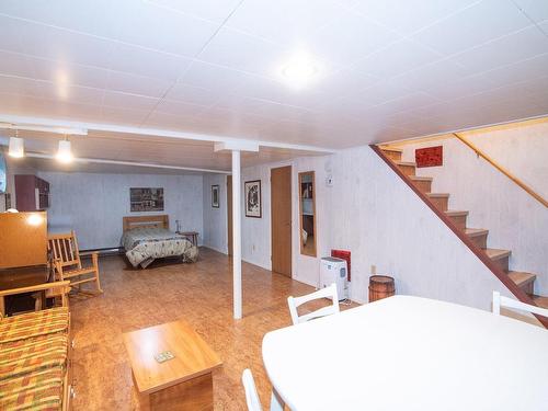 Salle familiale - 613 Rue Gagnon, Saint-Pascal, QC - Indoor