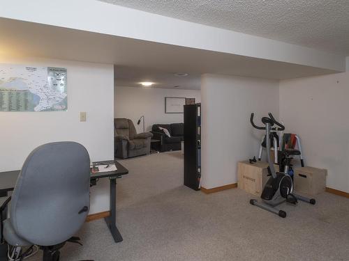 233 Carl Avenue, Thunder Bay, ON - Indoor Photo Showing Gym Room