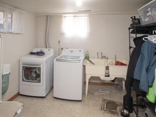 233 Carl Avenue, Thunder Bay, ON - Indoor Photo Showing Laundry Room