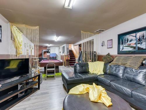 Salle familiale - 176 Rue Ross, Gatineau (Buckingham), QC - Indoor Photo Showing Living Room