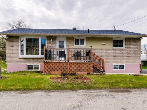 FaÃ§ade - 176 Rue Ross, Gatineau (Buckingham), QC - Outdoor With Deck Patio Veranda