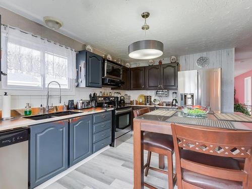 Kitchen - 176 Rue Ross, Gatineau (Buckingham), QC - Indoor Photo Showing Kitchen With Double Sink