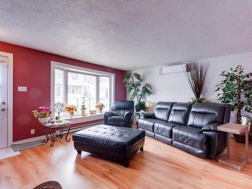 Living room - 176 Rue Ross, Gatineau (Buckingham), QC - Indoor Photo Showing Living Room