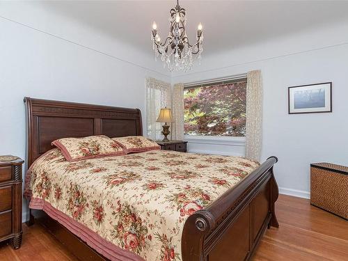344 Stannard Ave, Victoria, BC - Indoor Photo Showing Bedroom
