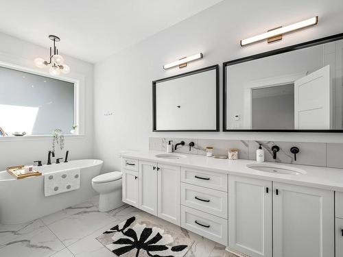 1315 Crown Isle Blvd, Courtenay, BC - Indoor Photo Showing Bathroom