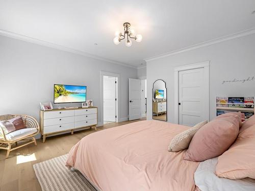 1315 Crown Isle Blvd, Courtenay, BC - Indoor Photo Showing Bedroom