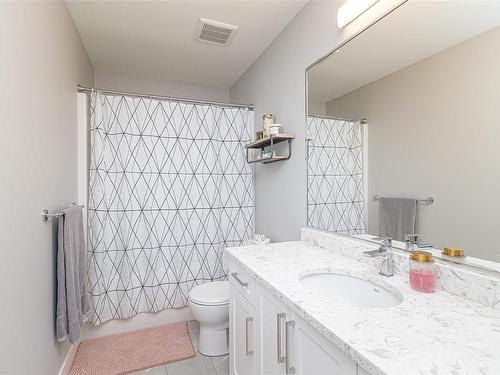 3541 Honeycrisp Ave, Langford, BC - Indoor Photo Showing Bathroom