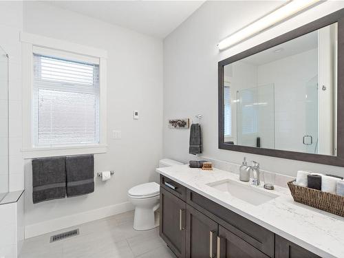1015 Stahley Pl, Parksville, BC - Indoor Photo Showing Bathroom