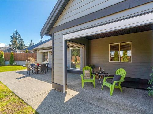 1015 Stahley Pl, Parksville, BC - Outdoor With Deck Patio Veranda With Exterior