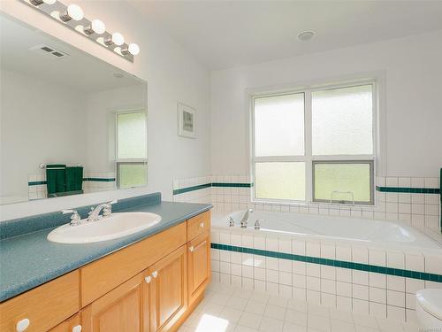 3509 Sunheights Dr, Langford, BC - Indoor Photo Showing Bathroom