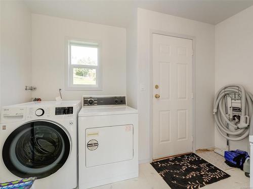 3509 Sunheights Dr, Langford, BC - Indoor Photo Showing Laundry Room