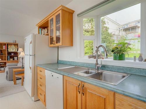 3509 Sunheights Dr, Langford, BC - Indoor Photo Showing Kitchen With Double Sink