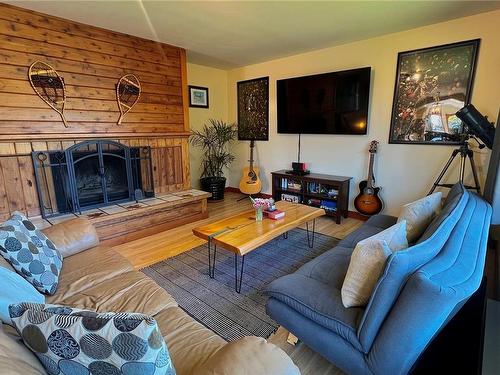 1280 Rupert Rd, Ucluelet, BC - Indoor Photo Showing Living Room With Fireplace