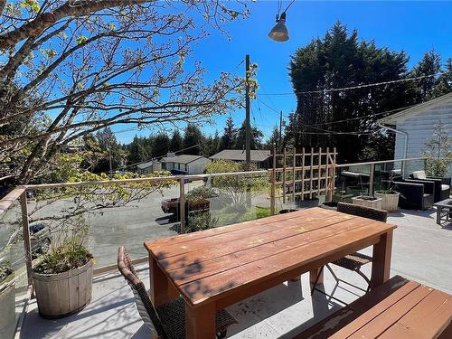 1280 Rupert Rd, Ucluelet, BC - Outdoor With Deck Patio Veranda