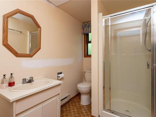 4455 Pollock Rd, Duncan, BC - Indoor Photo Showing Bathroom