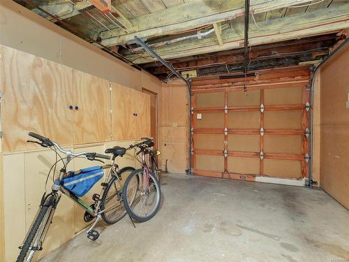 1752 Adanac St, Victoria, BC - Indoor Photo Showing Garage