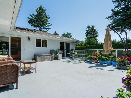 1875 Grandview Dr, Saanich, BC - Outdoor With Exterior