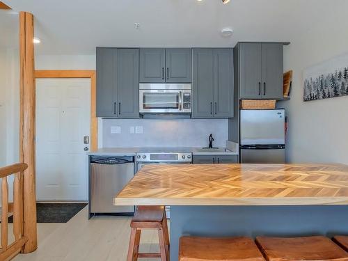 6-5015 Snowbird Way, Big White, BC - Indoor Photo Showing Kitchen