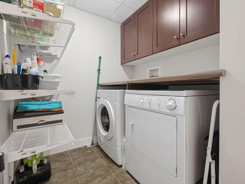 114-600 Sarsons Road, Kelowna, BC - Indoor Photo Showing Laundry Room