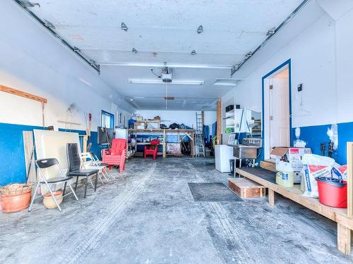 Garage - 208 Ch. Godefroy, Sainte-Anne-Des-Lacs, QC - Indoor Photo Showing Garage