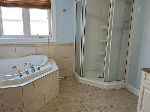 Salle de bains - 1720 Rue Notre-Dame-De-Fatima, Laval (Pont-Viau), QC - Indoor Photo Showing Bathroom