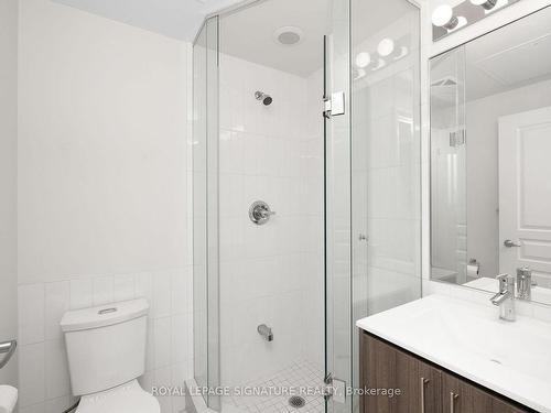 1004-85 The Donway  W, Toronto, ON - Indoor Photo Showing Bathroom