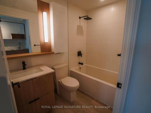2911-5 Defries St, Toronto, ON - Indoor Photo Showing Bathroom