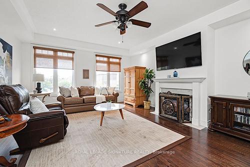 963 Toscana Pl, Mississauga, ON - Indoor Photo Showing Living Room With Fireplace
