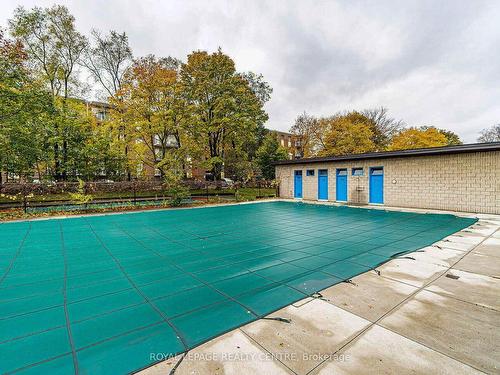 2504-3100 Kirwin Ave, Mississauga, ON - Outdoor With In Ground Pool