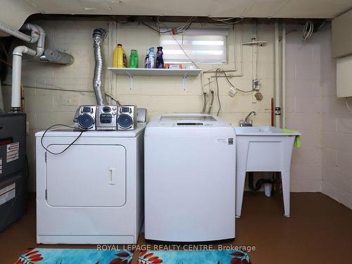 32 Coniston Ave, Brampton, ON - Indoor Photo Showing Laundry Room