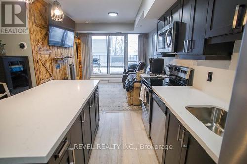#321 -7711 Green Vista Gate, Niagara Falls, ON - Indoor Photo Showing Kitchen With Upgraded Kitchen