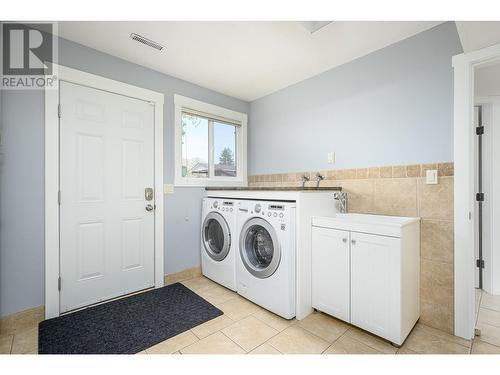 1209 36 Avenue, Vernon, BC - Indoor Photo Showing Laundry Room