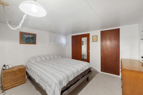 5030 Canyon-Lister Road, Creston, BC - Indoor Photo Showing Bedroom