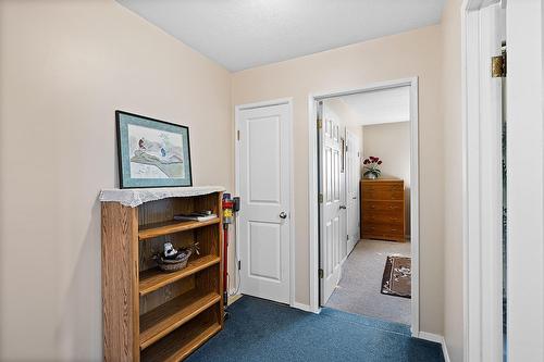 2813 Highway 3, Creston, BC - Indoor Photo Showing Other Room