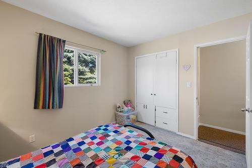 2813 Highway 3, Creston, BC - Indoor Photo Showing Bedroom