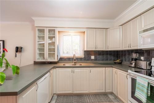 3336 Jordan Avenue, Burlington, ON - Indoor Photo Showing Kitchen With Double Sink