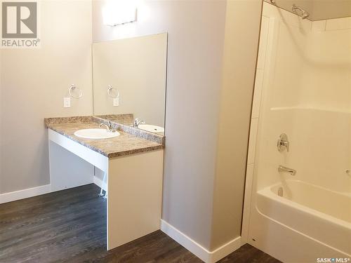 1555 Princess Street, Regina, SK - Indoor Photo Showing Bathroom