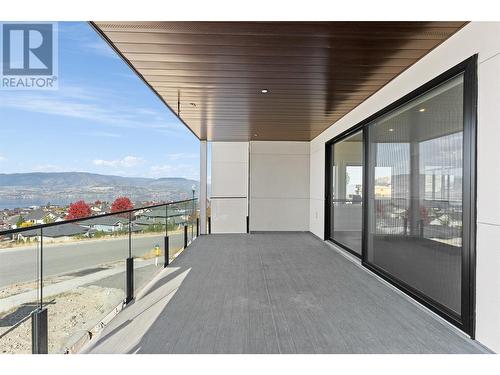 5555 Mountainside Drive, Kelowna, BC - Outdoor With Exterior