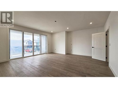 5541 Foothill Court, Kelowna, BC - Indoor Photo Showing Other Room