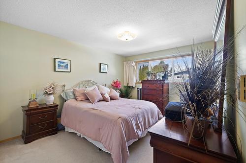 1818 Dogwood Street, Creston, BC - Indoor Photo Showing Bedroom