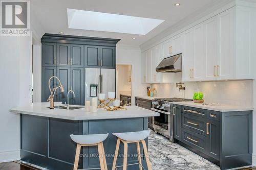 3378 Stocksbridge Ave, Oakville, ON - Indoor Photo Showing Kitchen With Upgraded Kitchen