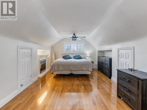 4 Cambria Crt, Hamilton, ON - Indoor Photo Showing Bedroom