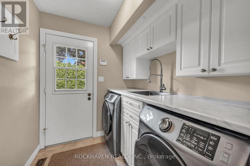 861 Centre Road, Hamilton, ON - Indoor Photo Showing Laundry Room
