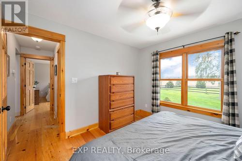 7967 Glendon Drive, Strathroy-Caradoc, ON - Indoor Photo Showing Bedroom