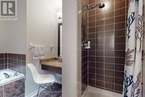 18 Albert Lewis St, Markham, ON - Indoor Photo Showing Bathroom